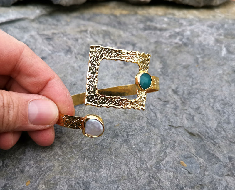 Bracelet with Green Gemstone and Real pearl Gold Plated Brass Adjustable SR69