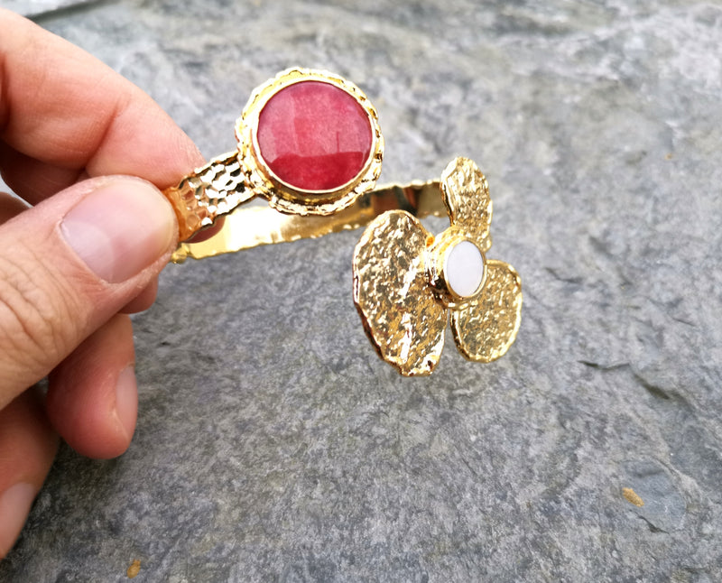 Flower Bracelet with Fuchsia Gemstones Gold Plated Brass Adjustable SR72