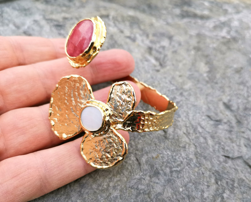 Flower Bracelet with Fuchsia Gemstones Gold Plated Brass Adjustable SR72