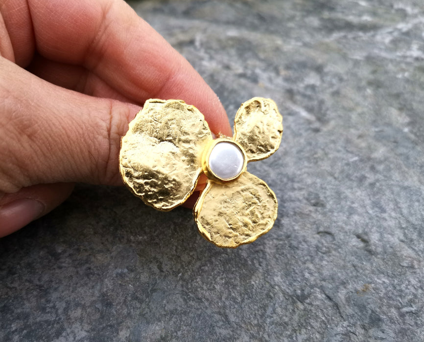 Flower Ring with Real Pearl Gold Plated Brass Adjustable SR84