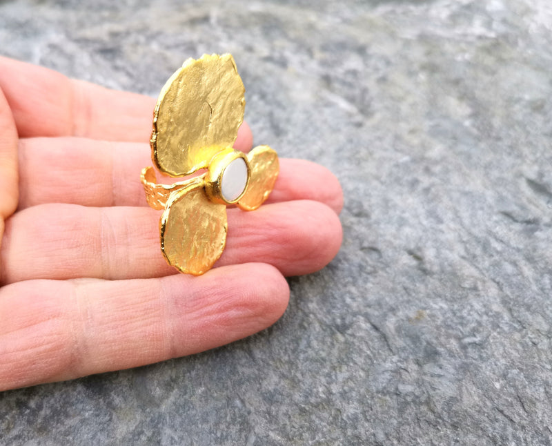 Flower Ring with Real Pearl Gold Plated Brass Adjustable SR84