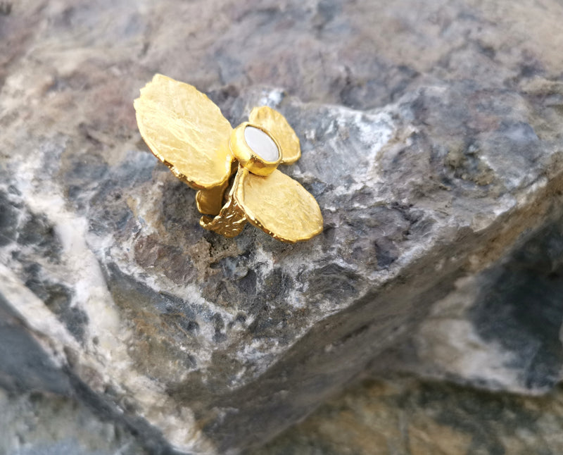 Flower Ring with Real Pearl Gold Plated Brass Adjustable SR84