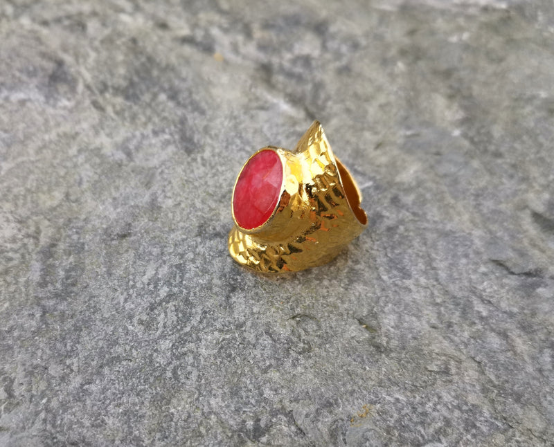 Gold Plated Hammered Ring with Fuchsia Gemstone , Gold Plated Brass Adjustable SR86