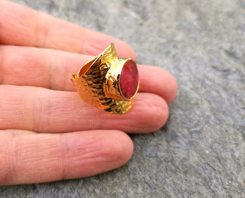 Gold Plated Hammered Ring with Fuchsia Gemstone , Gold Plated Brass Adjustable SR86