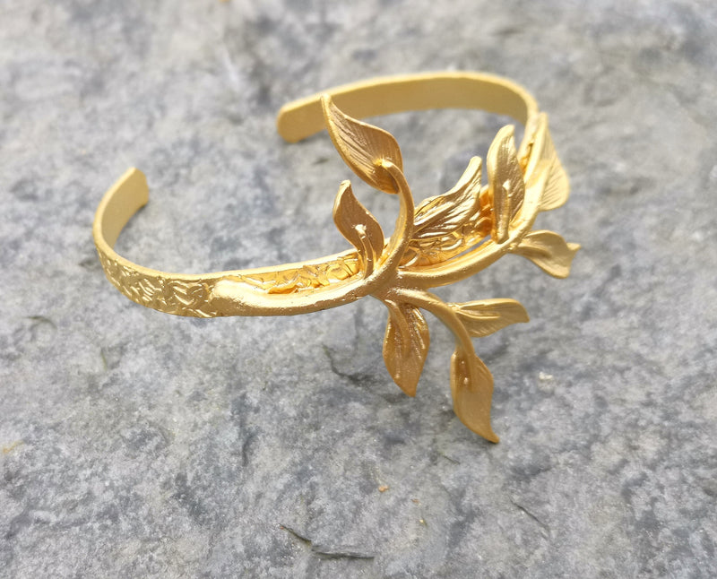 Leafy Branch Bracelet Gold Plated Brass Adjustable SR321