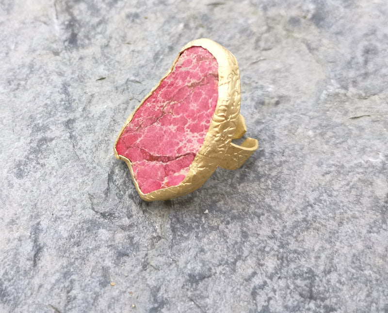 Ring with Fuchsia Stone Gold Plated Brass Adjustable  SR324