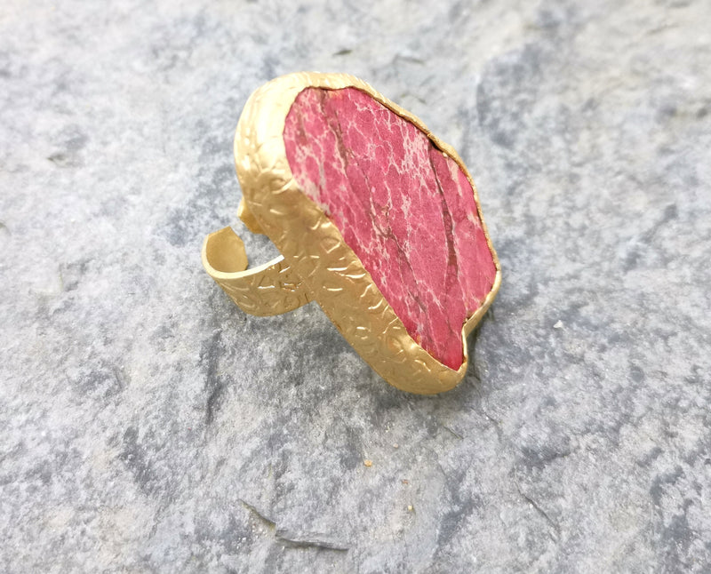 Ring with Fuchsia Stone Gold Plated Brass Adjustable  SR324