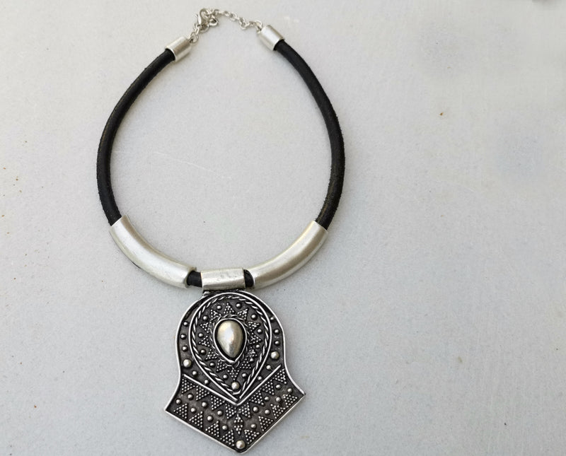 Necklace Antique Silver Plated Metal Adjustable SR348