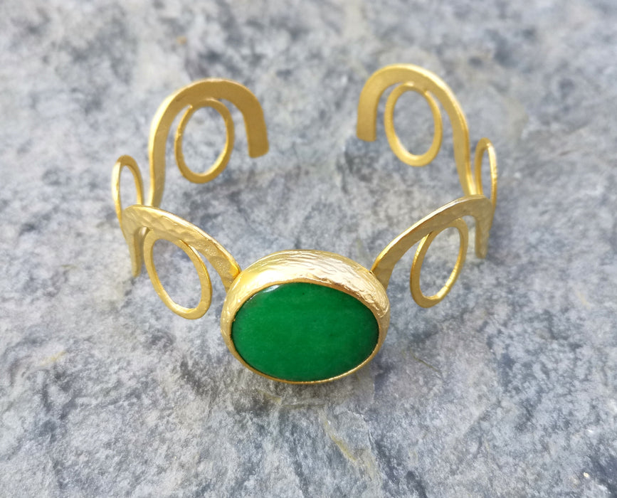 Bracelet with Green Stone Gold Plated Brass Adjustable SR497