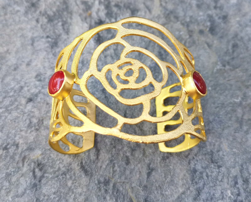 Bracelet with Red Stones Gold Plated Brass Adjustable SR499