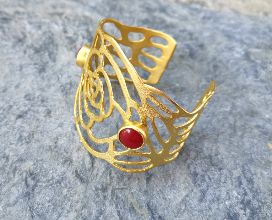 Bracelet with Red Stones Gold Plated Brass Adjustable SR499