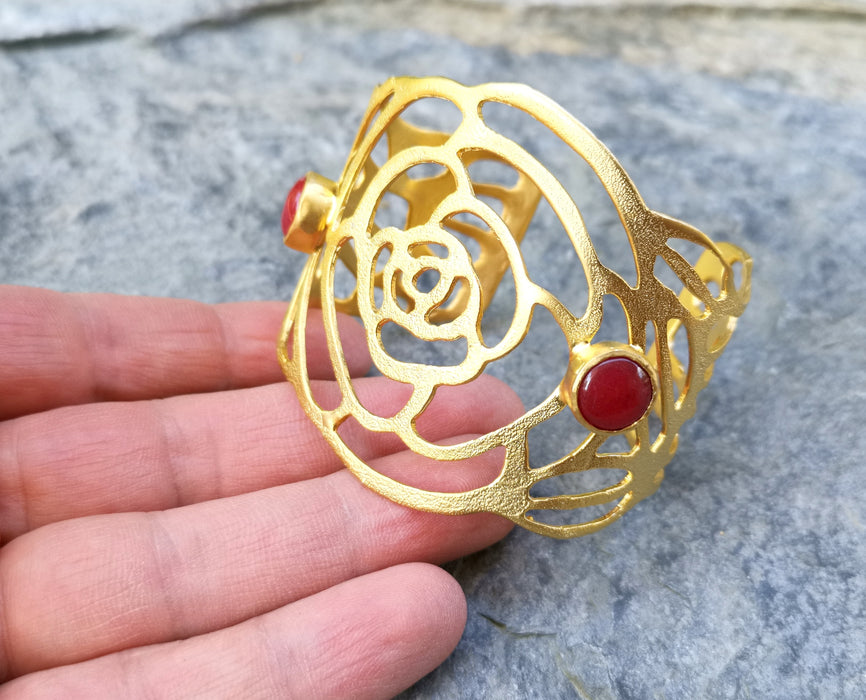 Bracelet with Red Stones Gold Plated Brass Adjustable SR499