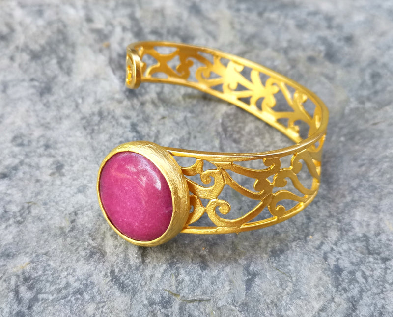 Bracelet with Fuchsia Stone Gold Plated Brass Adjustable SR505