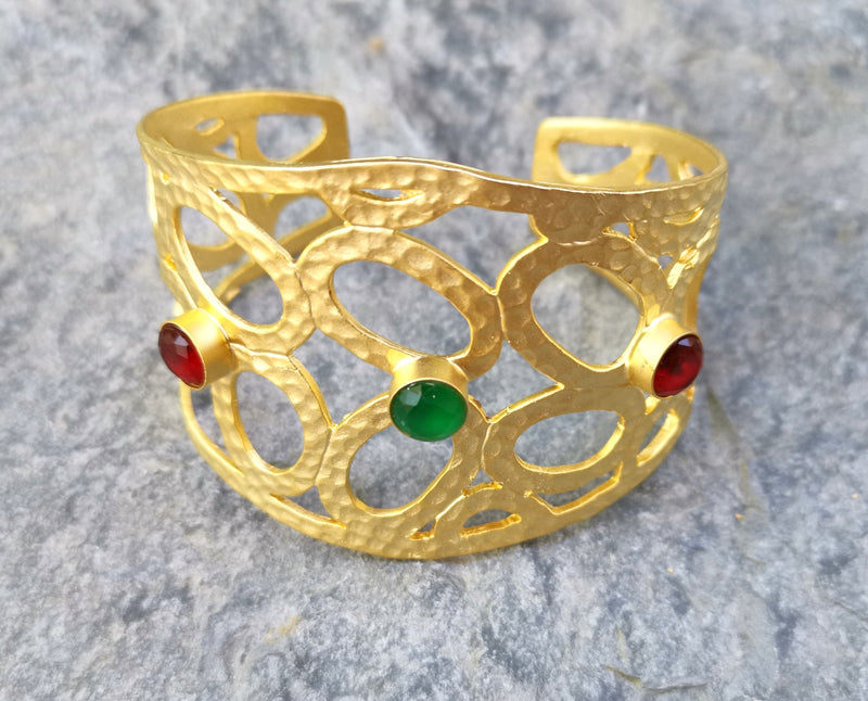 Bracelet with Red and Green Stones Gold Plated Brass Adjustable SR521