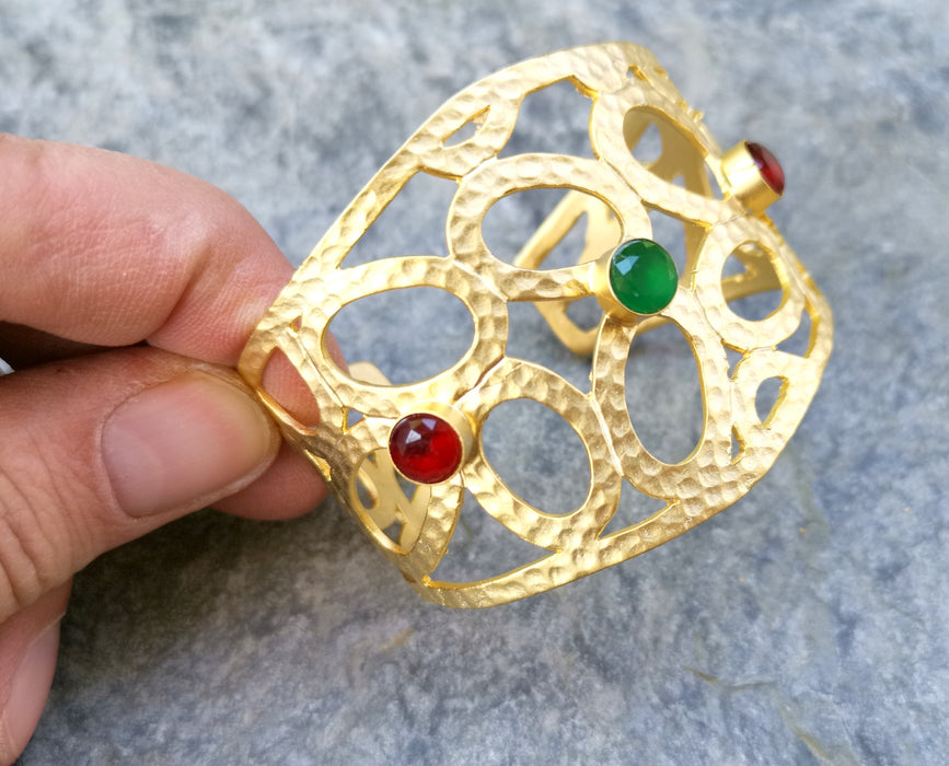 Bracelet with Red and Green Stones Gold Plated Brass Adjustable SR521
