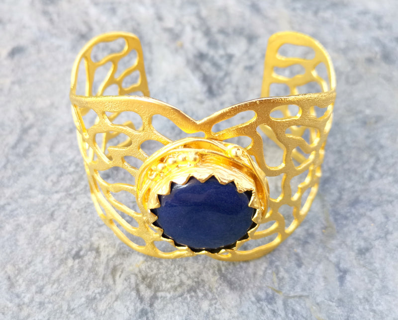 Bracelet with Dark Blue Stone Gold Plated Brass Adjustable SR528