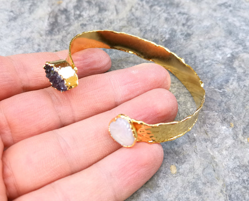 Hammered Bracelet with Amethyst Gemstone and Real Pearl Gold Plated Brass Adjustable SR538