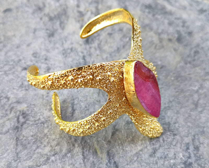 Starfish Bracelet with Fuchsia Agate Gemstone Gold Plated Brass Adjustable SR568