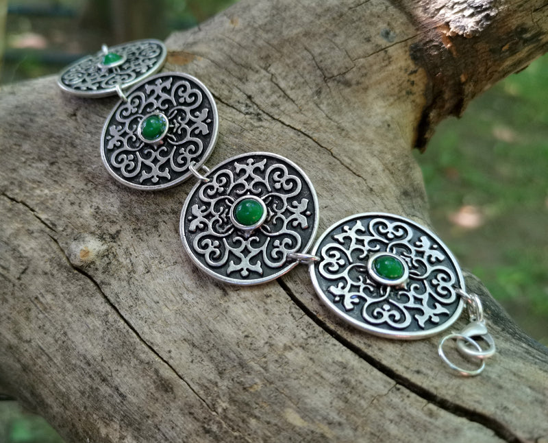 Round Bracelet With Green Beads Antique Silver Plated Metal Adjustable SR618