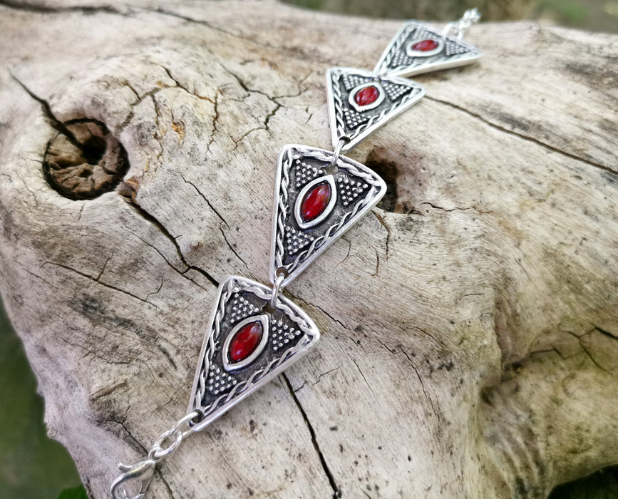 Triangles Bracelet With Red Beads Antique Silver Plated Metal Adjustable SR620