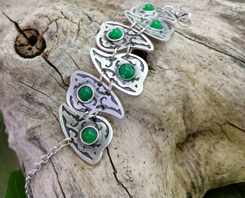 Bracelet With Green Beads Antique Silver Plated Metal Adjustable SR622