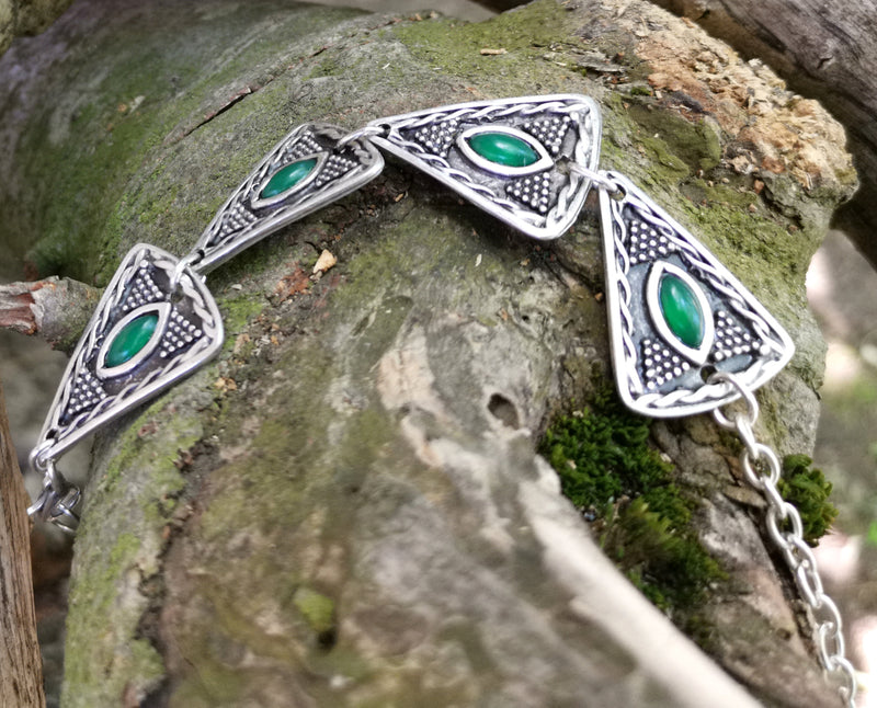 Triangle Bracelet With Green Beads Antique Silver Plated Metal Adjustable SR627