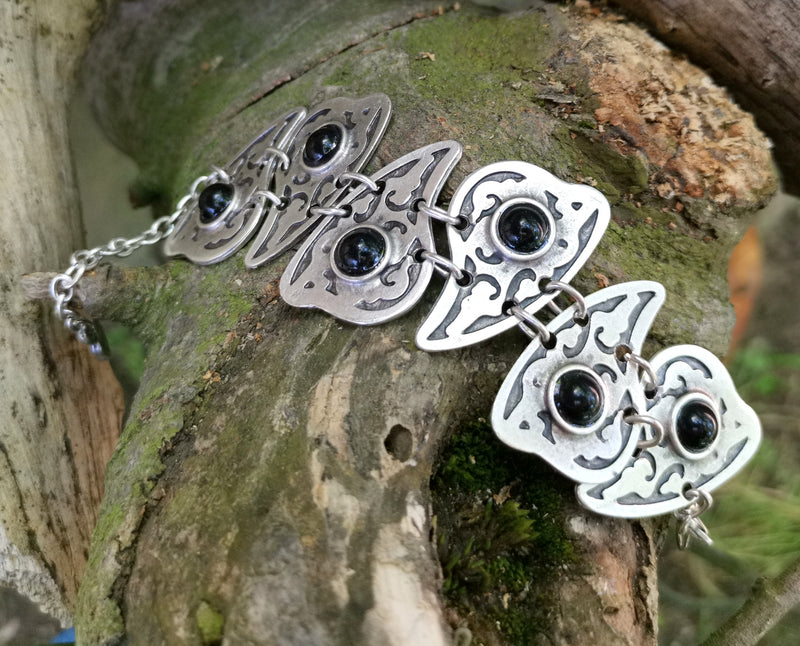 Bracelet With Black Beads Antique Silver Plated Metal Adjustable SR629