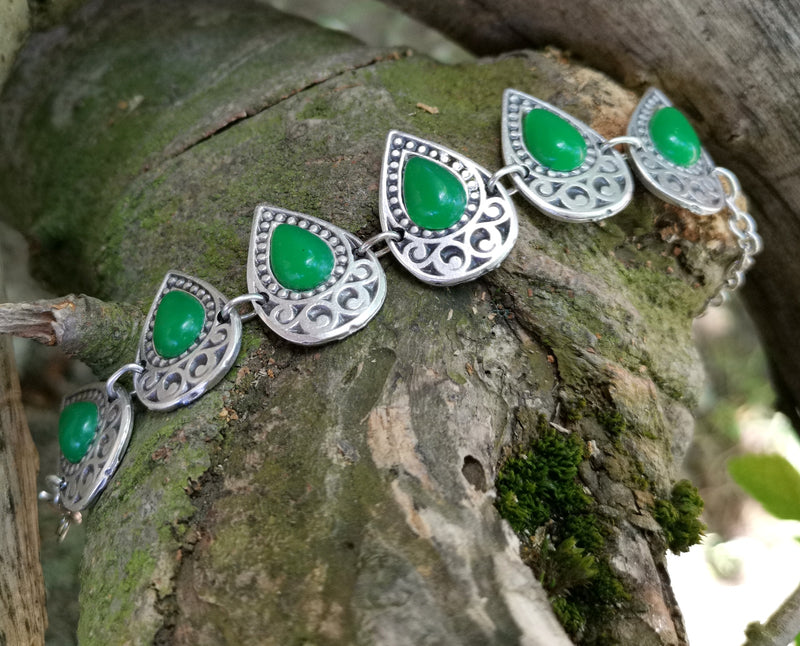 Drop Bracelet With Green Beads Antique Silver Plated Metal Adjustable SR630