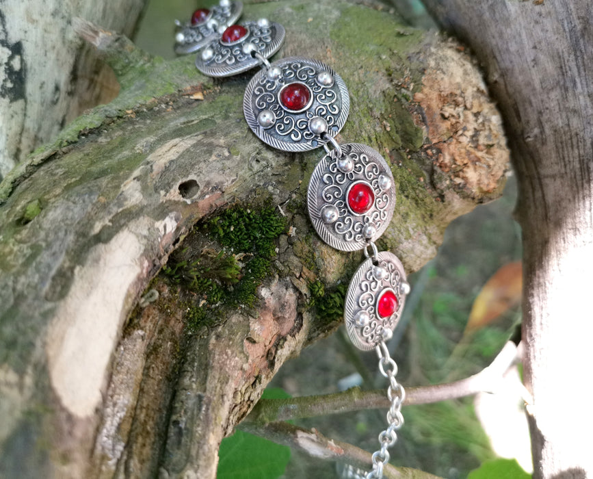 Round Bracelet With Red Beads Antique Silver Plated Metal Adjustable SR632