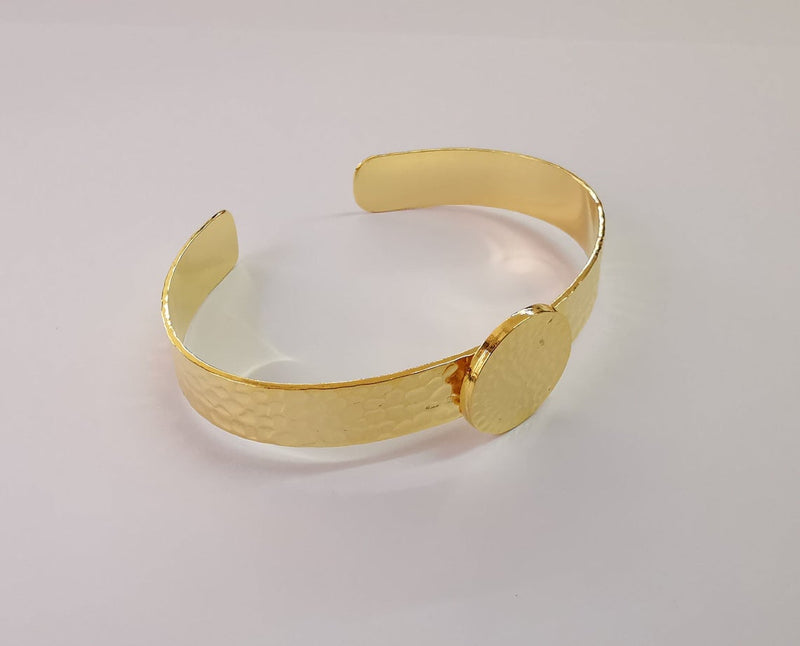 Bracelet blank Cuff Glass cabochon base Hammered adjustable Shiny gold plated (18mm ) G24184