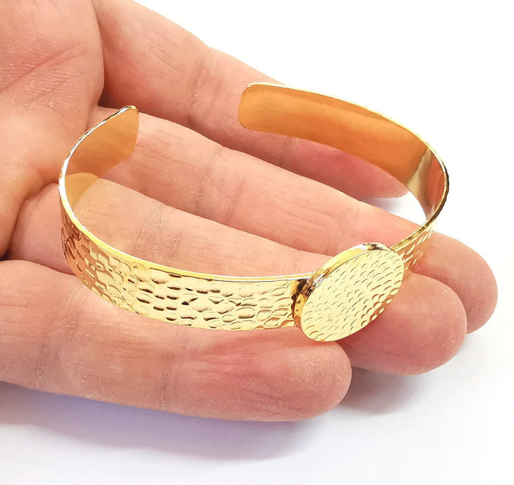 Bracelet blank Cuff Glass cabochon base Hammered adjustable Shiny gold plated (18mm ) G24184