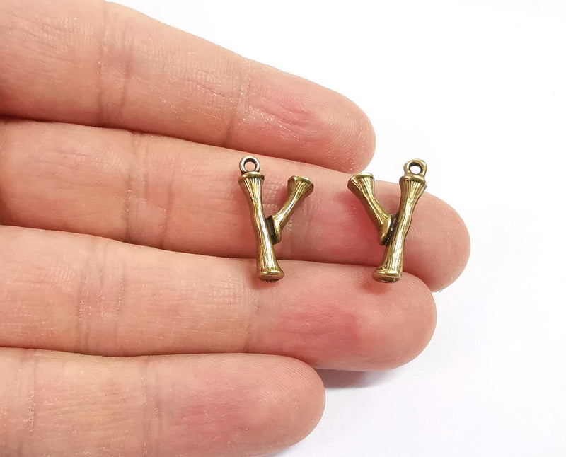 10 Tree branch charms Antique bronze plated charms (21x12mm) G24201