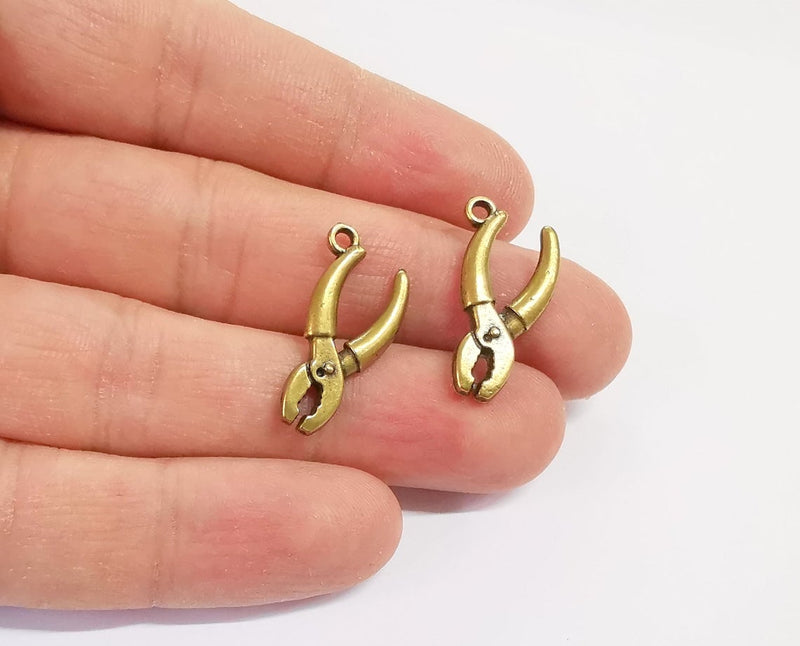 5 Pliers charms Antique bronze plated charms (25x13mm) G24198