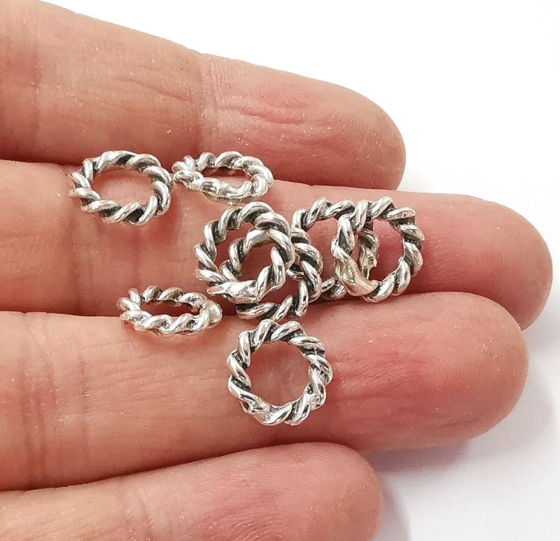 20 Twisted circle findings Antique silver plated circle (11 mm) G24221