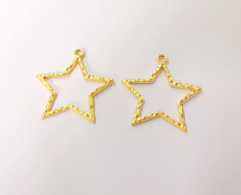 2 Hammered star charms Gold plated charms (37x35mm) G24373
