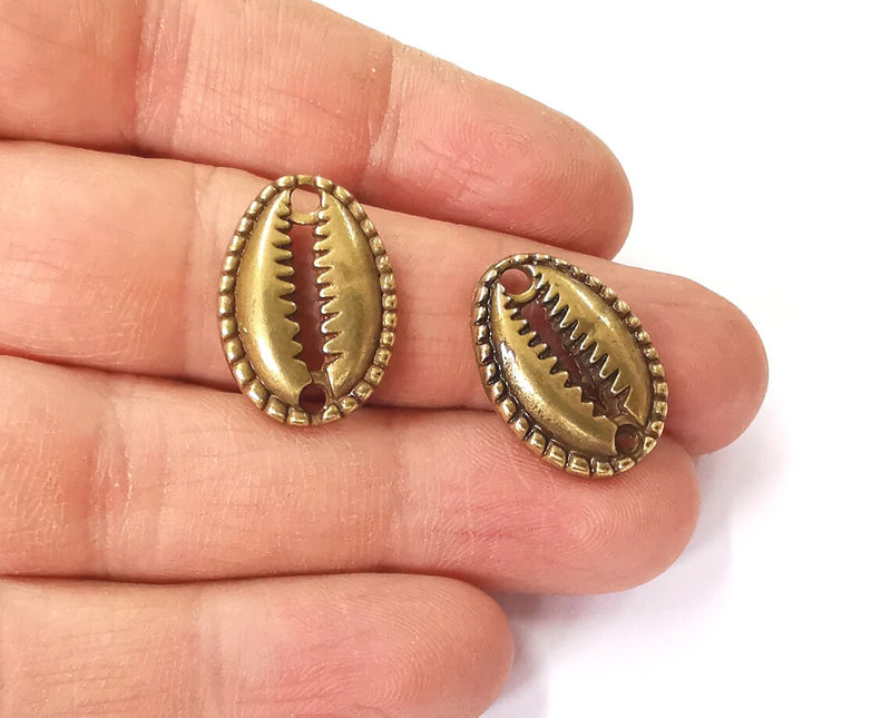 4 Cowrie shell bronze charms connector Antique bronze plated charms (22x16mm) G24379