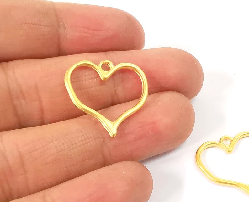 5 Heart charms Gold plated charms (22x22mm) G24529