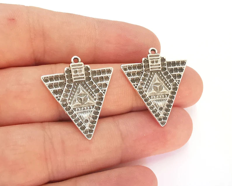 4 Triangle Geometric Silver Charms Antique Silver Plated Charms (28x25mm) G27878