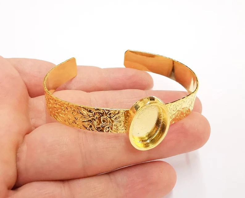 Bracelet blank Resin cuff Dry flower inlay blank Cuff bezel Glass cabochon base textured adjustable Shiny gold plated (18x13mm ) G27841
