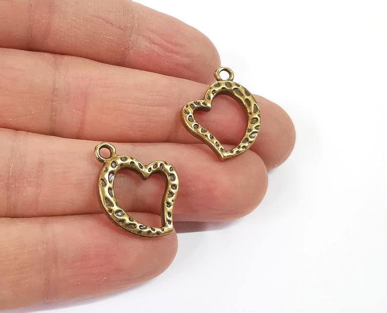 10 Heart charms (Double Sided) Antique bronze plated charms (23x17mm) G24143