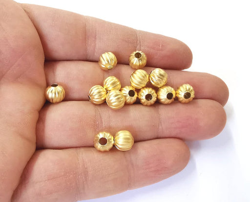 10 Ribbed round beads Gold plated beads (8mm) G24261