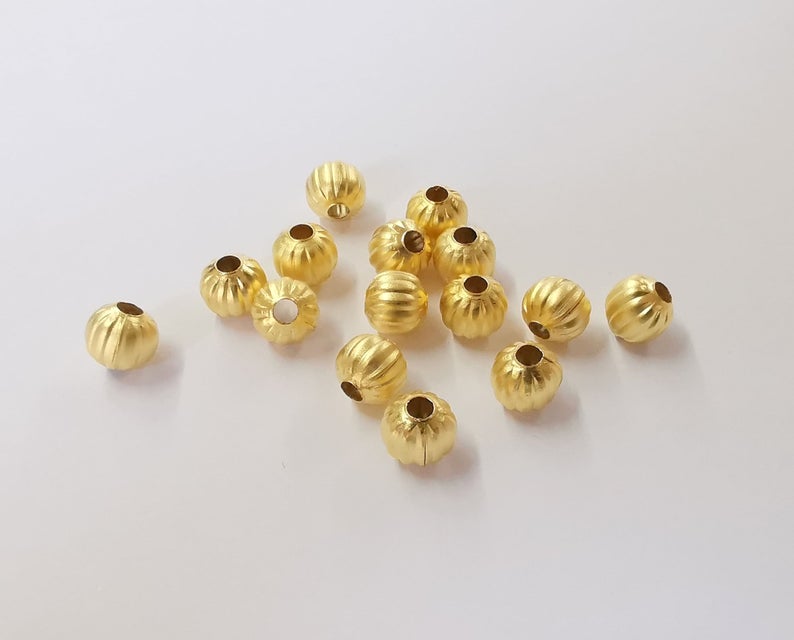 10 Ribbed round beads Gold plated beads (8mm) G24261