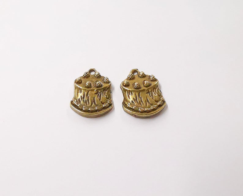 4 Cake charms Antique bronze plated charms (24x18mm) G24304