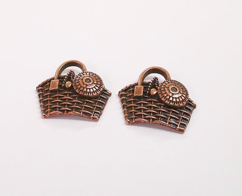 4 Hamper copper charms Antique copper plated charms (25x22mm) G24327