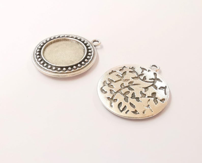 Branch frame pendant blank dished back Antique silver plated pendant (36x31mm) (20mm Blank Size) G24358