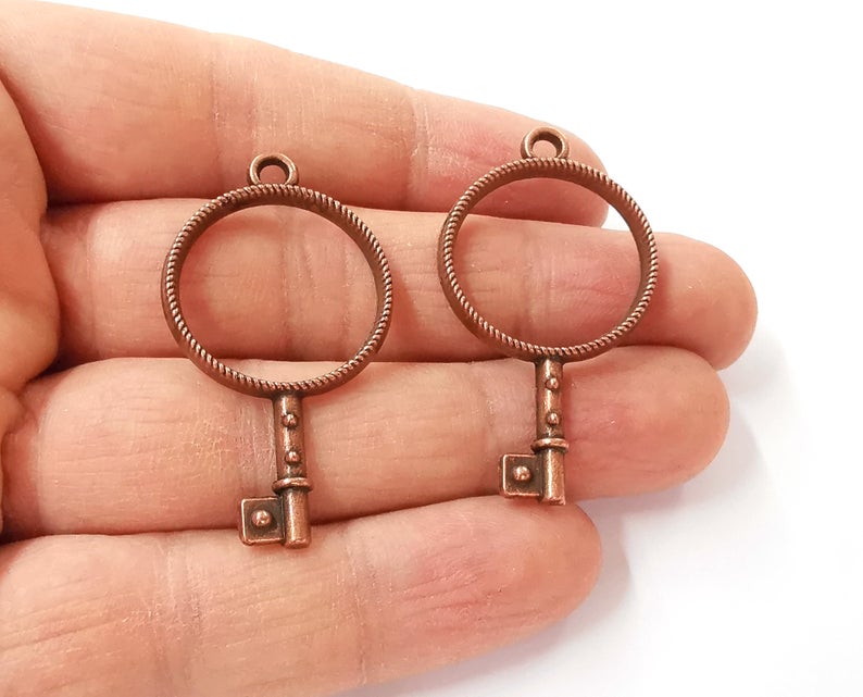 4 Circle key charms Antique copper plated charms (45x24mm) G24363