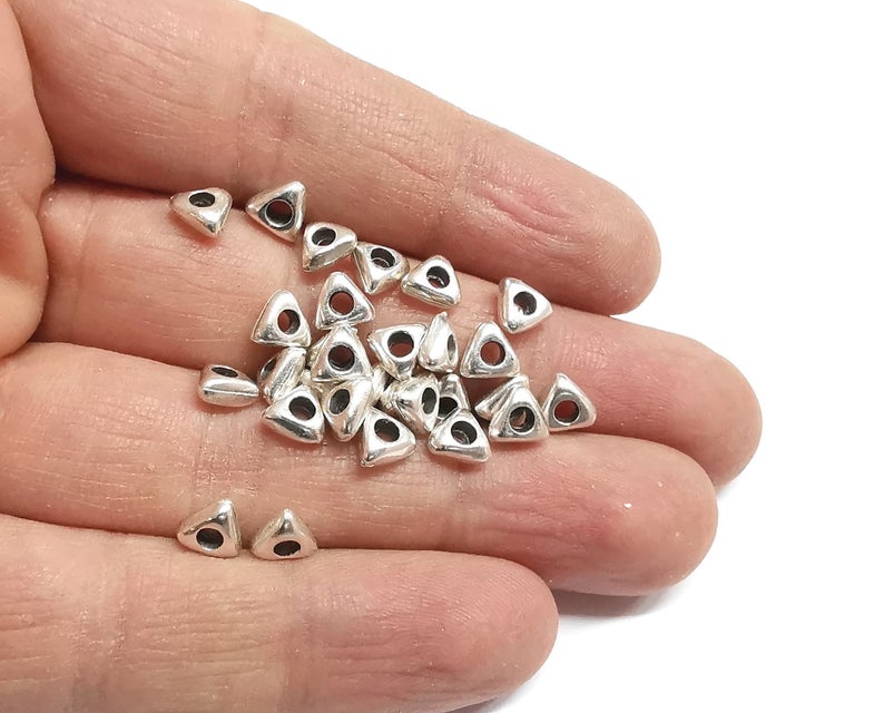20 Triangle beads Antique silver plated beads (7x6mm) G24240
