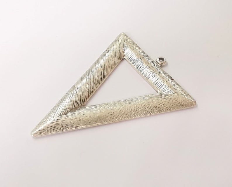 Brushed triangle pendant Antique silver plated pendant (76x58mm) G24374