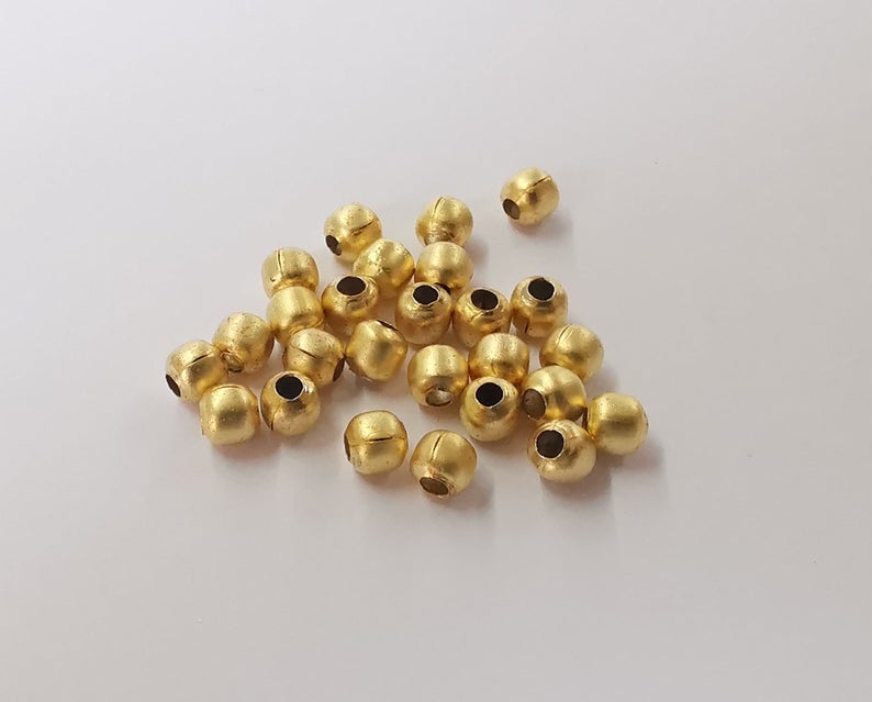 20 Round beads Gold plated beads (5mm) G24256