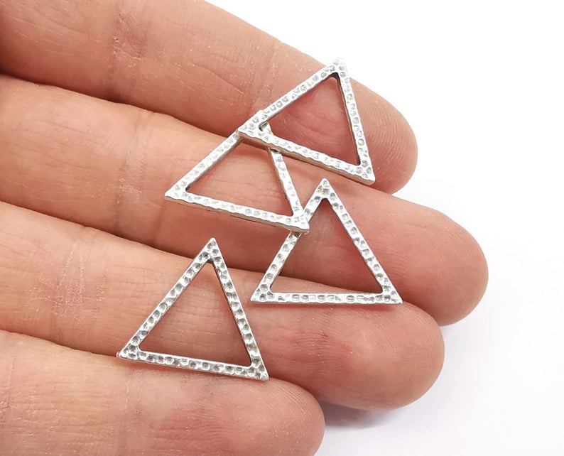 10 Triangle hammered charms Antique silver plated charms (21x18mm) G24332